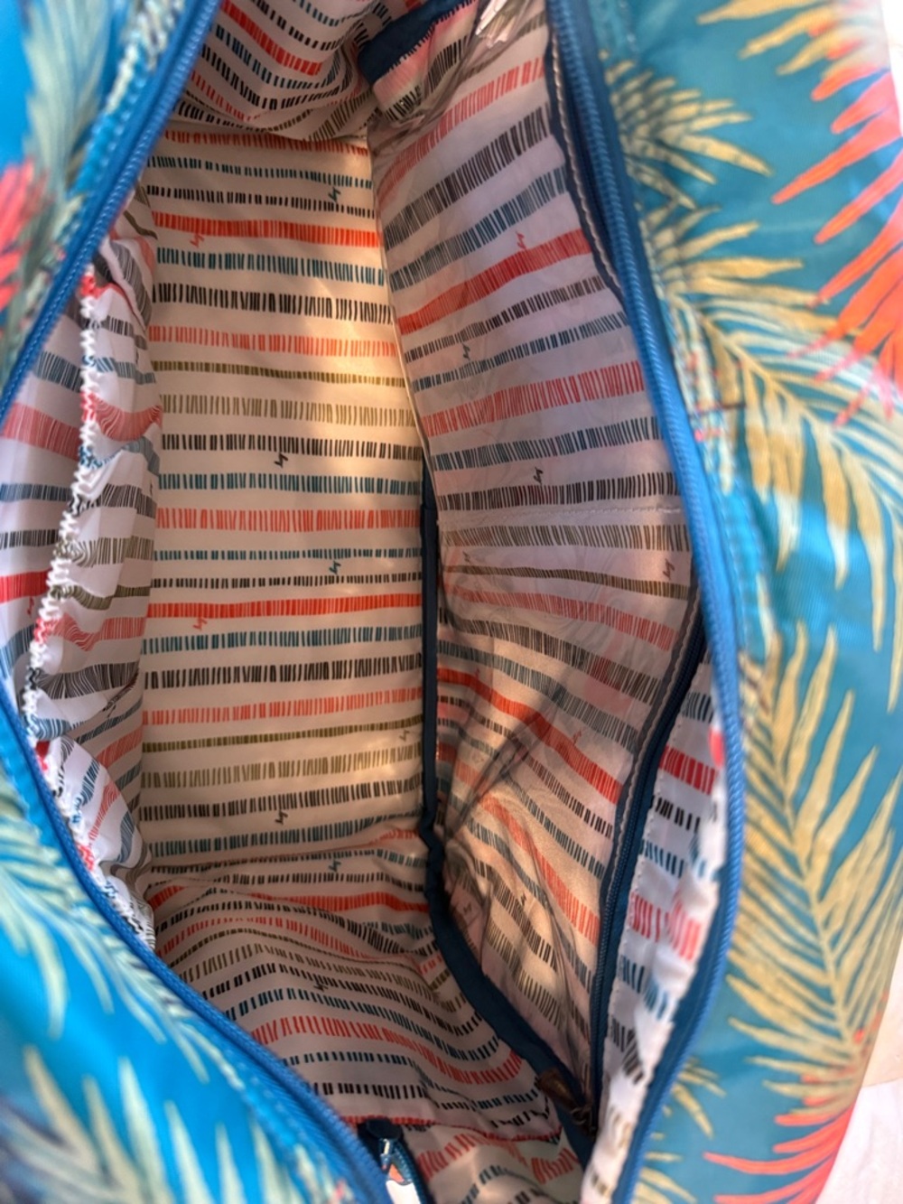 LUG Teal Tropical Leaf Travel Bag with Coral & Olive Accents - Picture 6 of 14